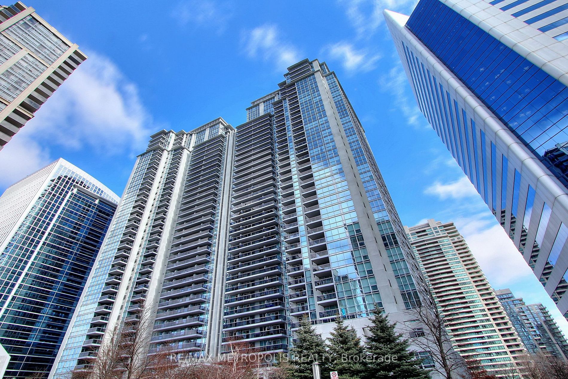 New property listed in Lansing-Westgate, Toronto C07