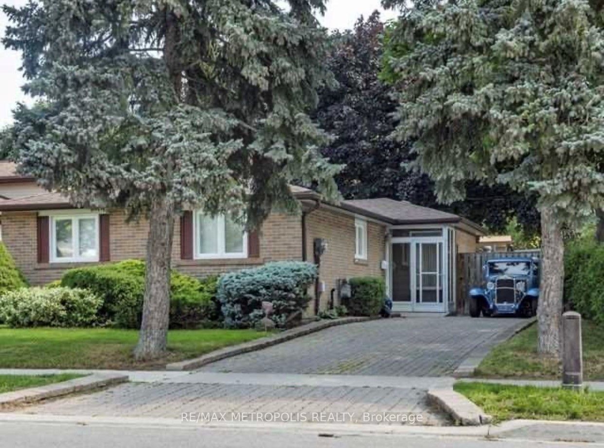 I have sold a property at Upper 6 Madoc DR in Brampton

